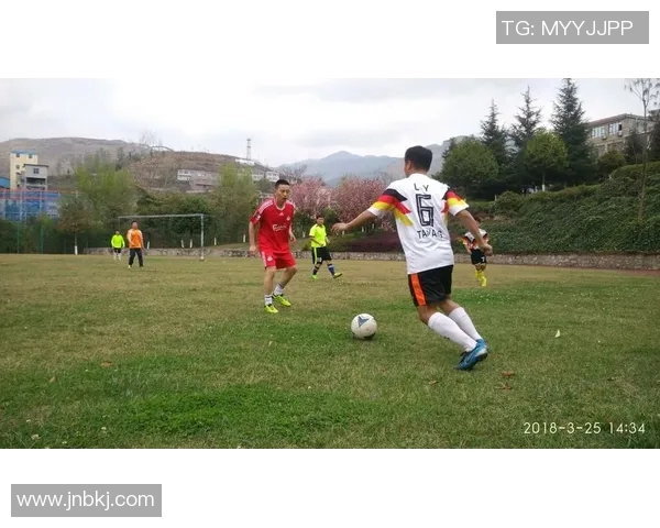 足球纳雍：探索这座小城镇如何通过足球文化焕发活力与团结精神